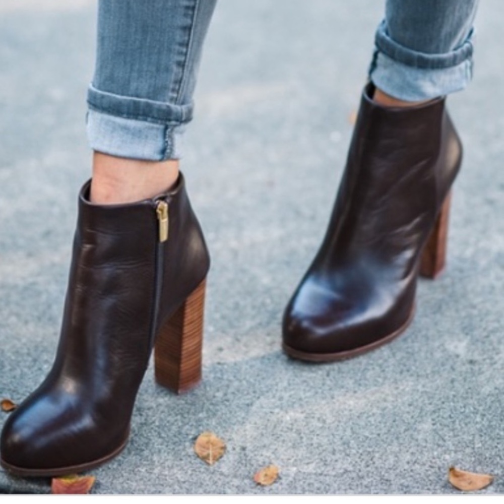 Vince Camuto  black platform boots